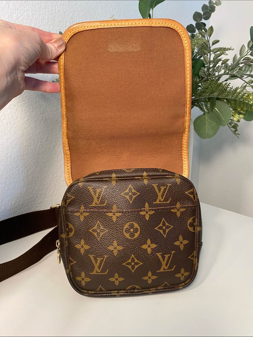Vintage Louis Vuitton Bosphore Monogram Belt Bag - Picture 6 of 17